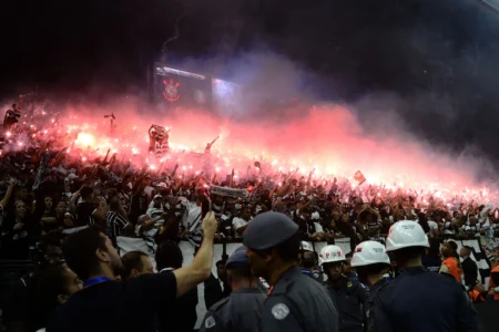 Corinthians vai a FPF tentar reduzir penalidade para torcedores após incidente na final do Paulistão