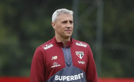 Crespo critica calendário do futebol brasileiro antes de Fluminense x São Paulo: “Difícil programar as coisas”