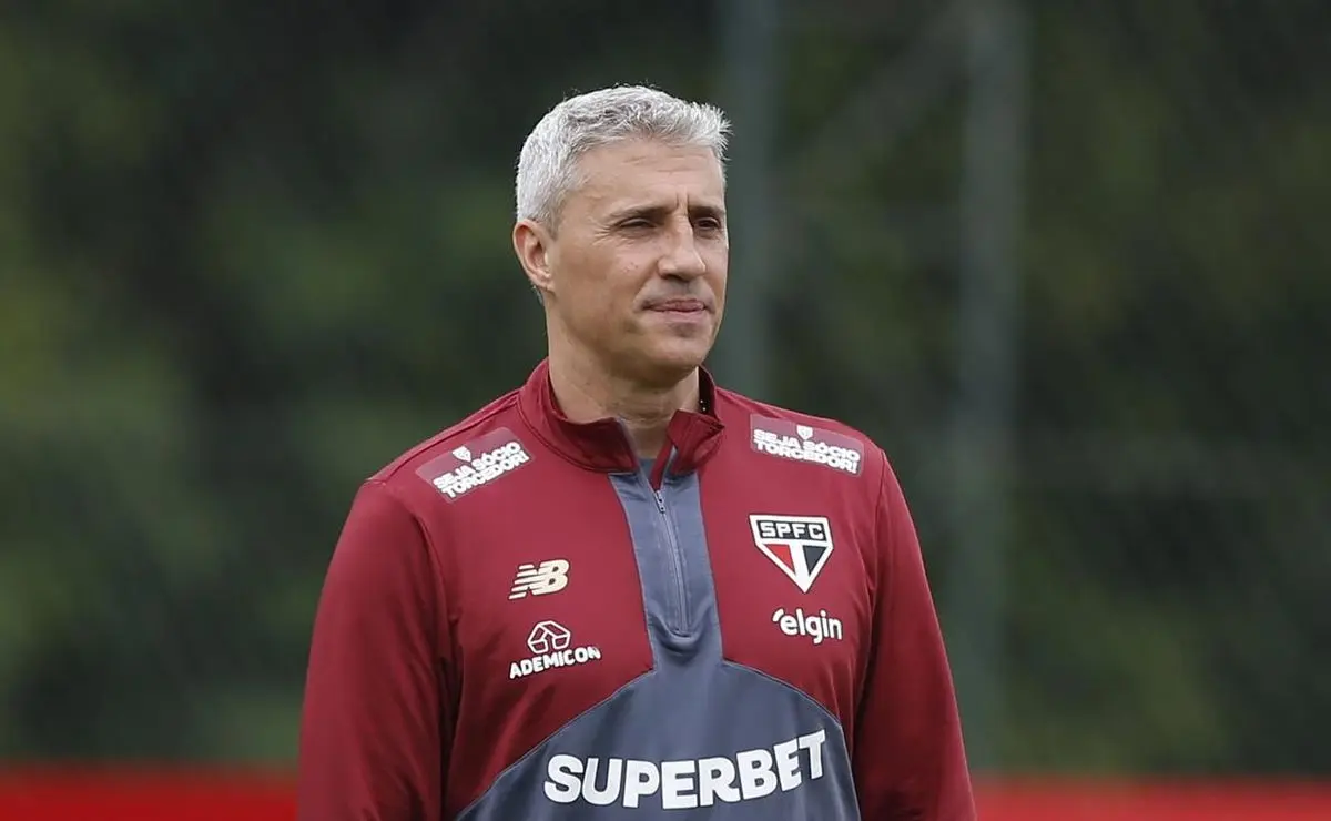 Crespo critica calendário do futebol brasileiro antes de Fluminense x São Paulo: “Difícil programar as coisas”