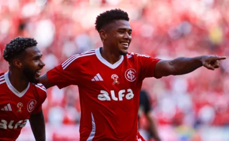 Cruzeiro encerra negociações por Victor Gabriel e busca um novo zagueiro no mercado
