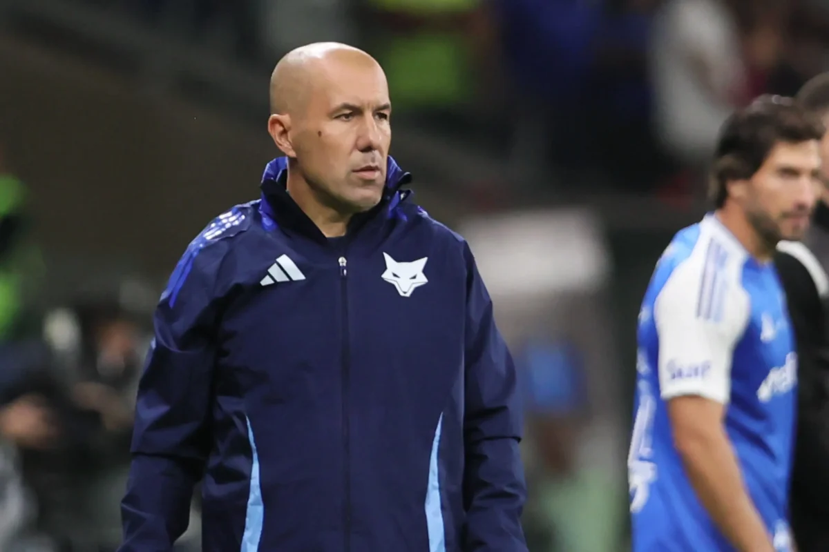 Cruzeiro lamenta falta de jogadores criativos no time.