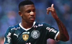 "Danilo, Ex-Palmeirense, Pode Encarar o Desafio no Real Betis"