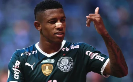 "Danilo, Ex-Palmeirense, Pode Encarar o Desafio no Real Betis"