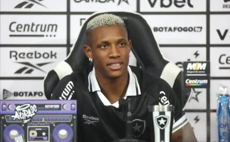 Danilo explica sua escolha pelo Botafogo, fala sobre diferenças e substituição de Gregore
