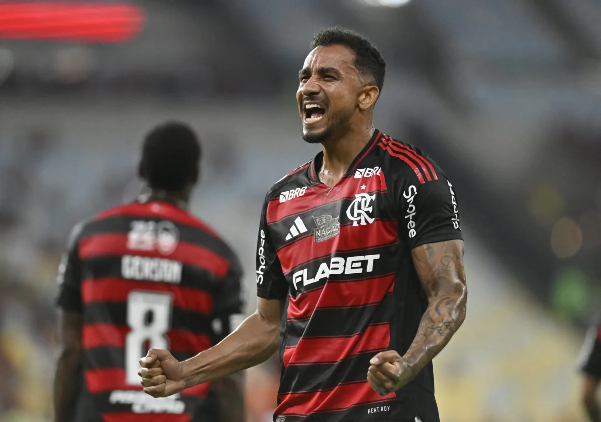 Danilo sofrerá lesão e estará fora de ação no Flamengo por algumas semanas