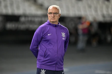 Dorival avalia mudança de postura do Corinthians: "Indícios positivos"