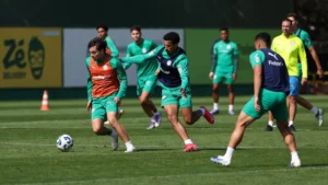 Escalação: Palmeiras faz ajustes para o Dérbi; Felipe Anderson entra em ação