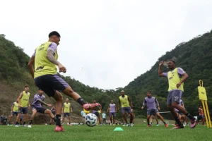 Escalação do Botafogo: com Artur de volta, o time terá força máxima contra o Bragantino