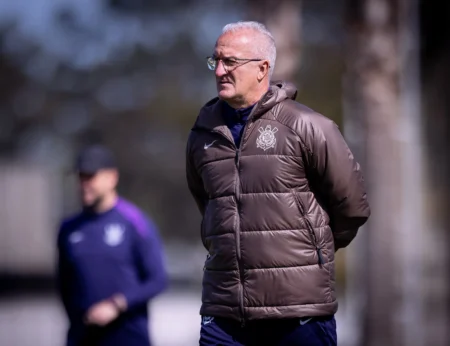 Escalação do Corinthians: Dorival monta time forte para o Dérbi com Garro, Memphis e Yuri Alberto