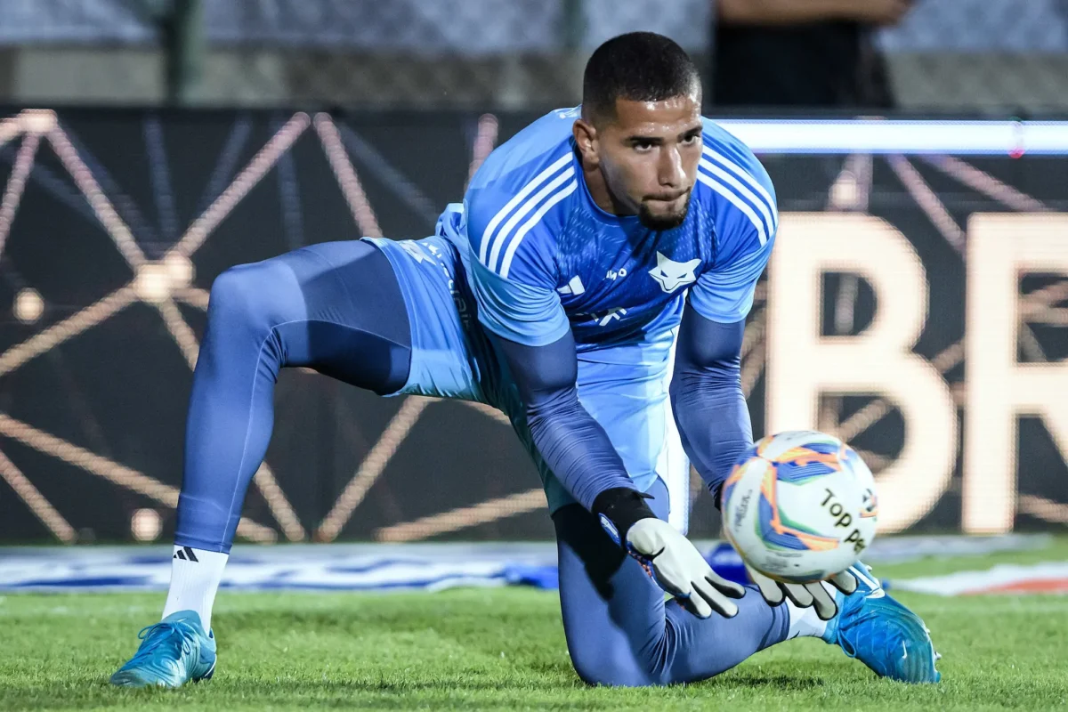Escalação do Cruzeiro terá mudanças no gol e na lateral; veja provável time.