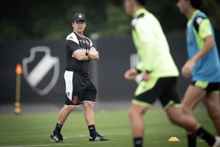 Escalação do Vasco: Lucas Freitas está à disposição para o confronto contra o Internacional