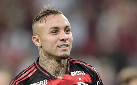 Everton Cebolinha Prefere Jogar no Exterior Caso Deixe o Flamengo e Grêmio Busca Outra Opção