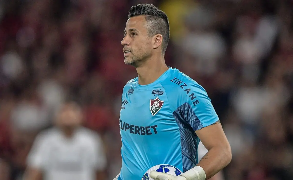 Falha de Fábio Repercute nas Redes e Gera Críticas de Torcedores do Fluminense e Rrivais.
