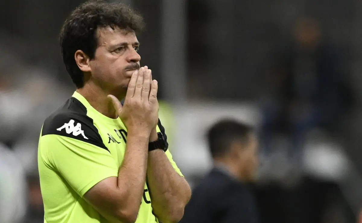 Fernando Diniz admite necessidade de reforços no Vasco: "A gente está de olho no mercado"