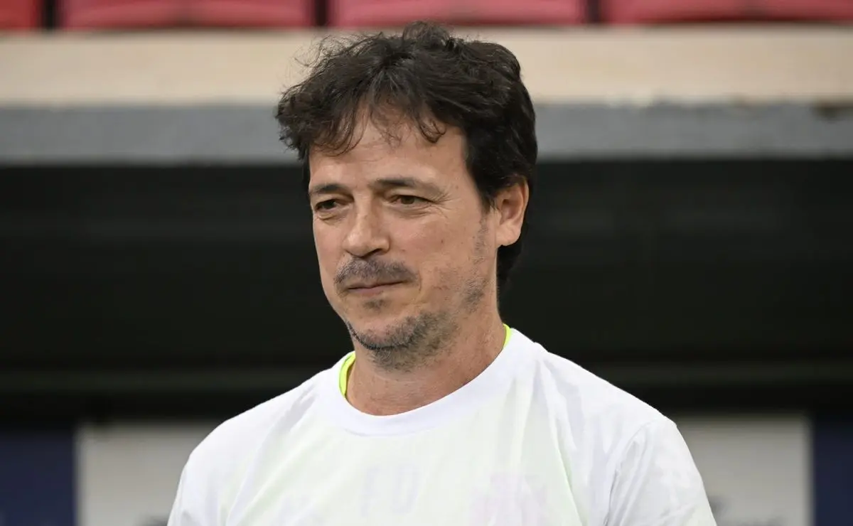Fernando Diniz decide mexer na escalação antes de Vasco x Internacional pelo Brasileirão Betano