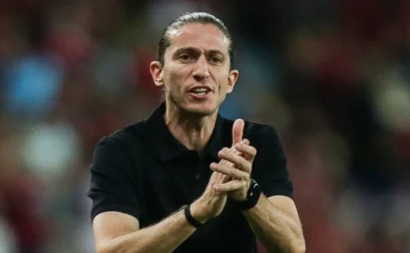 Filipe Luís confirma contratação e Flamengo vai oficializar saída de Wesley