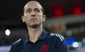 Filipe Luís destaca força coletiva do Flamengo após retomada da liderança do Brasileirão Betano