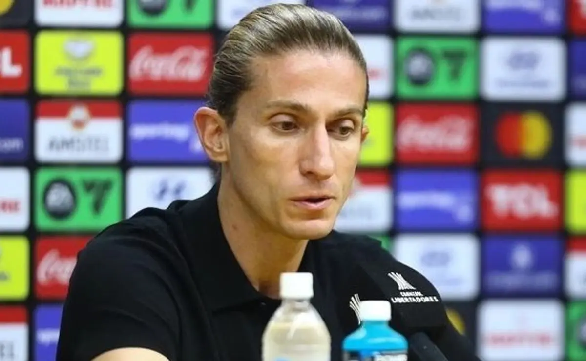 Filipe Luís foi pressionado para expor Pedro e temeu perder espaço no Flamengo