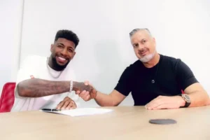 "Flamengo Anuncia a Contratação do Lateral-Direito Emerson Royal"