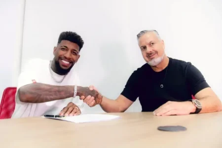 "Flamengo Anuncia a Contratação do Lateral-Direito Emerson Royal"