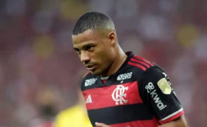 Flamengo Toma Decisão sobre Nico de La Cruz e Uruguaio Pode Desfalcar Filipe Luís por Três Semanas