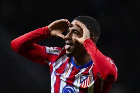 Flamengo negocia a contratação do atacante Samuel Lino, do Atlético de Madri