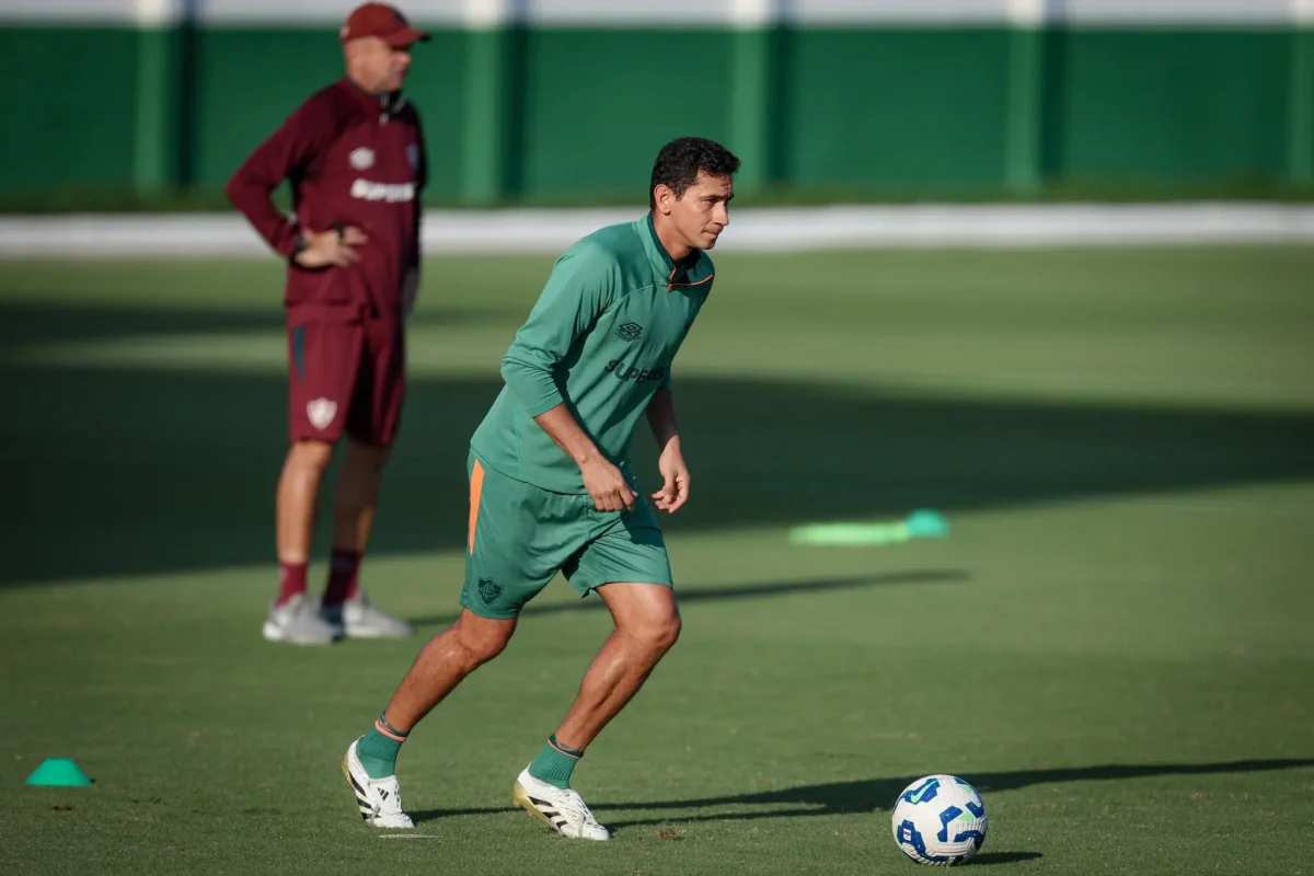 Ganso volta aos treinos do Fluminense e enfrenta chance contra o Palmeiras