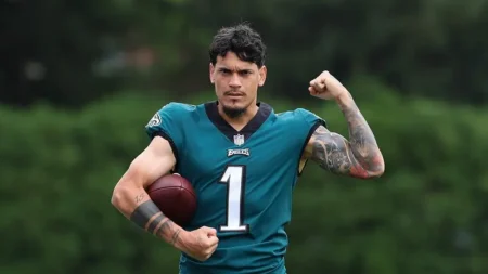 Gómez "na NFL" e Abel trocam presentes nos bastidores do Palmeiras