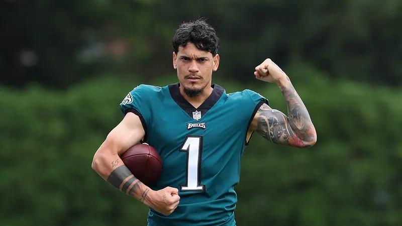 Gómez "na NFL" e Abel trocam presentes nos bastidores do Palmeiras