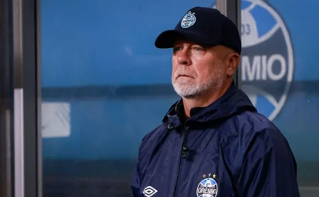 Grêmio enfrenta desafios devido aos lesionados no confronto da Recopa Gaúcha contra o São José.