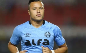 Grêmio toma decisão sobre Marlon e define posição sobre multa para Cruzeiro
