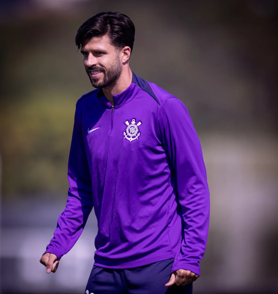 Héctor Hernández não agrada e perde espaço no ataque do Corinthians