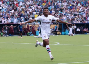 Hércules marca gol e conquista redenção pelo Fluminense