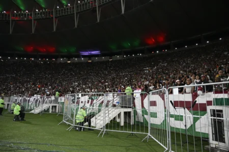 Iluminação do Maracanã: mudança deslumbra, mas administração promete melhorias