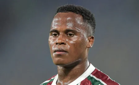 Jogo entre Fluminense e Jhon Arias termina em discordância salarial