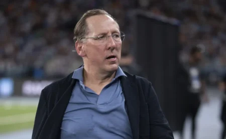 John Textor vê controle do Botafogo se tornar alvo de disputa em justiça dos Estados Unidos citado a russos