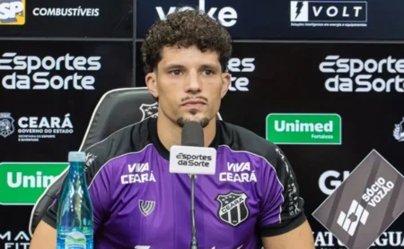 Lateral do Ceará, Rafael Ramos prepara-se para um desafio difícil contra o Cruzeiro, válido pelo Campeonato Brasileiro