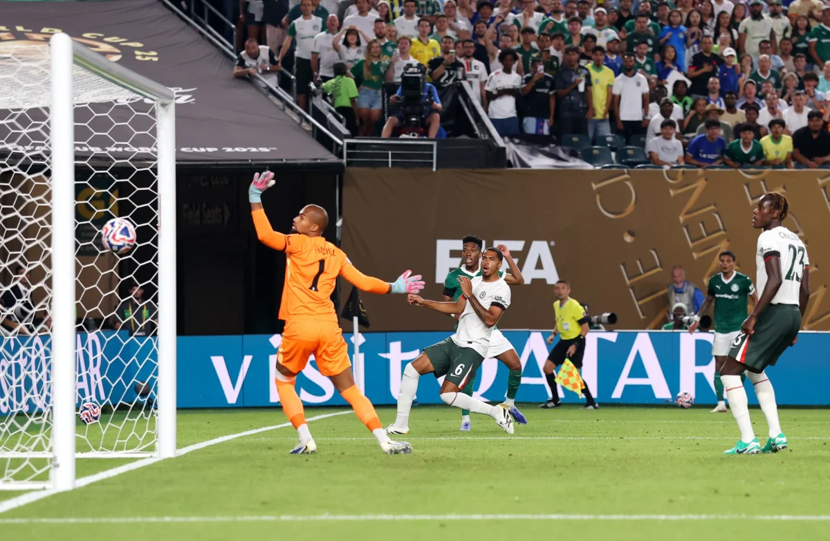 "Legado Futuro": Estêvão, do Palmeiras, marca golaço contra Chelsea, seu próximo clube
