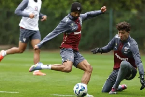 "Lucas Moura e Ferreira Treinam com Jovens do São Paulo"