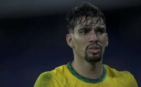 Lucas Paquetá, ex-Flamengo, espera decisão sobre banimento do futebol e deve ser absolvido, afirma jornal inglês