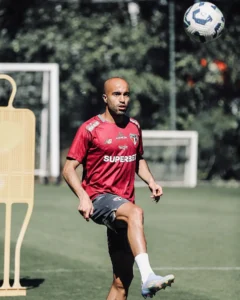 Lucas do São Paulo inicia preparação física para transição