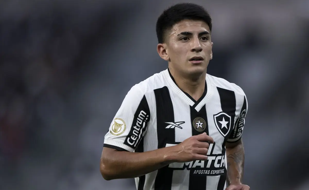 Lyon Reavalia Empréstimo de Thiago Almada e Retorno ao Botafogo Volta a Ganhar Força
