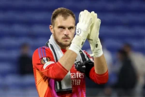 "Lyon confirma venda do goleiro Lucas Perri para o Leeds United"