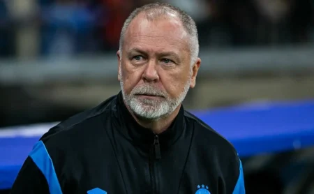 "Mano tem confiança em Pavón, Riquelme e André Henrique para a evolução do Grêmio frente ao Palmeiras"