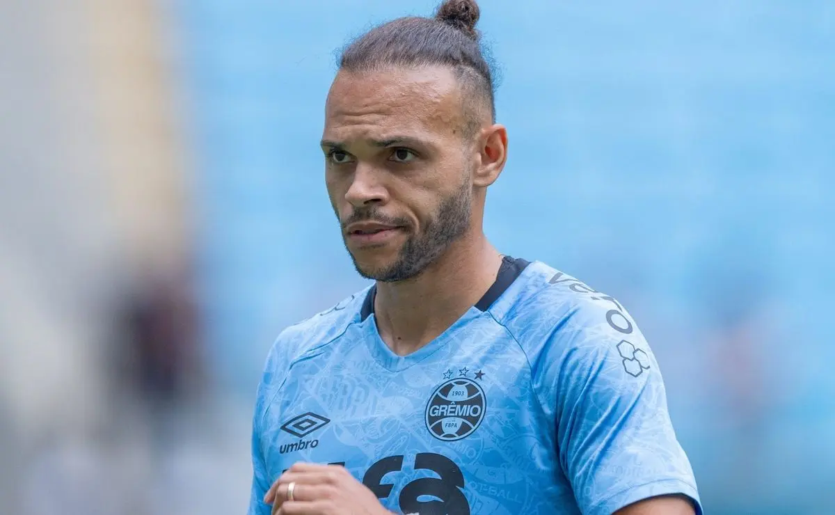 Martin Braithwaite desabafa no Grêmio e detalha decepção como sinal de que o time precisa trabalhar mais para ser imortal.