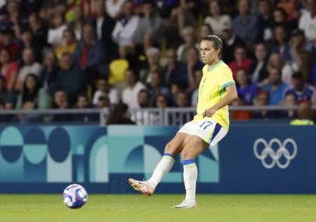 "Meia Vitória é cortada da Copa América Feminina, Yaya do Corinthians a substitui"