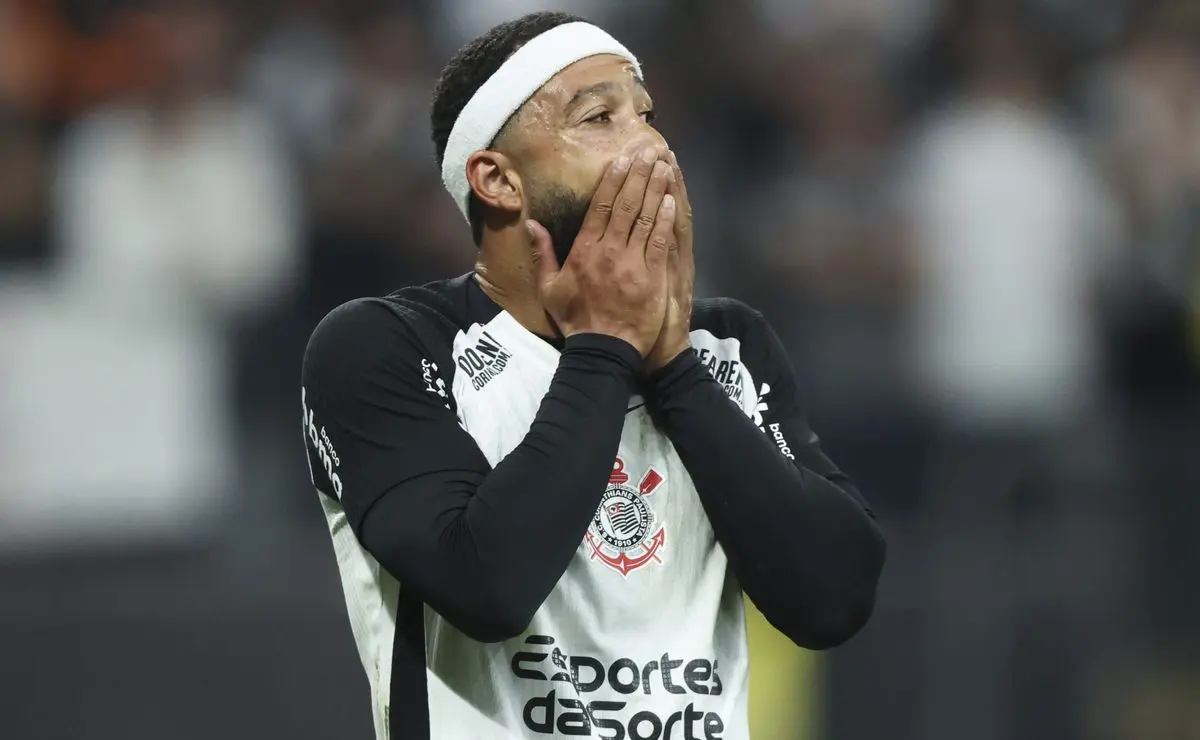 Memphis Depay Vira Dor de Cabeça no Corinthians Após Ficar Ausente em 50% dos Jogos Fora em 2025