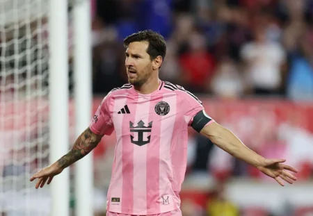 Messi é "extremamente chateado" com punição na MLS, diz dono do Inter Miami