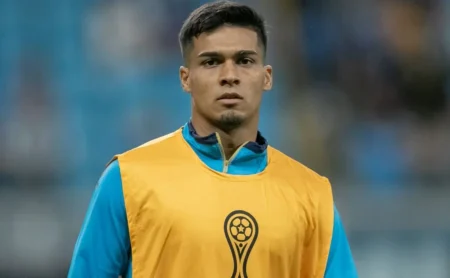 Negociação do Grêmio com Arezo ganha força e Peñarol estabelece prazo para encerrar acordo