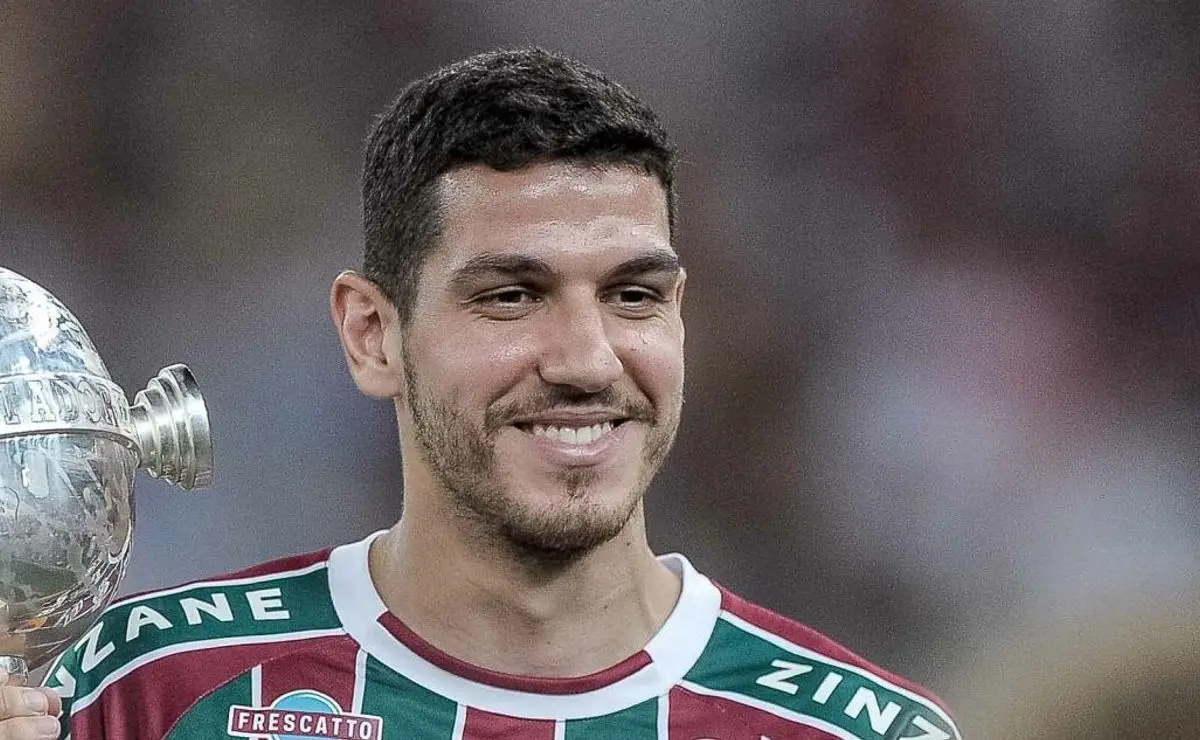 Nino, Cria de Xerém, pode estar retornando ao Futebol Brasileiro para jogar pelo Grêmio